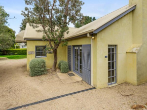 Portsea Hideaway Classic Style